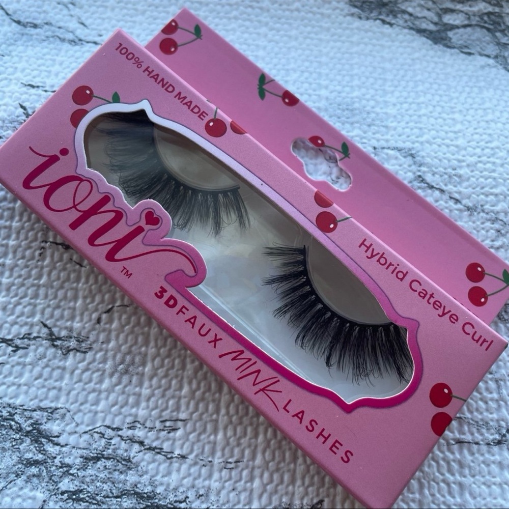 Ioni Lashes